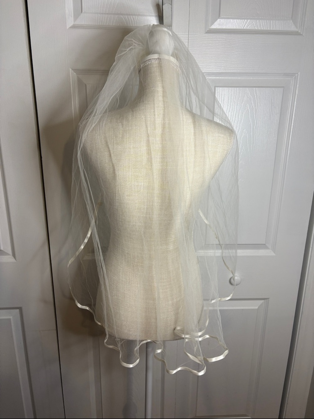 Vintage White Bridal Veil with Ribbon Trim